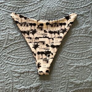 Skatie bikini bottom